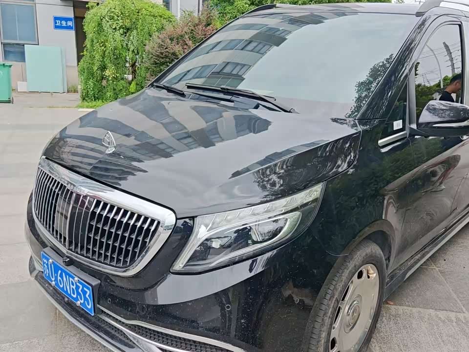 Mercedes-Benz V-class