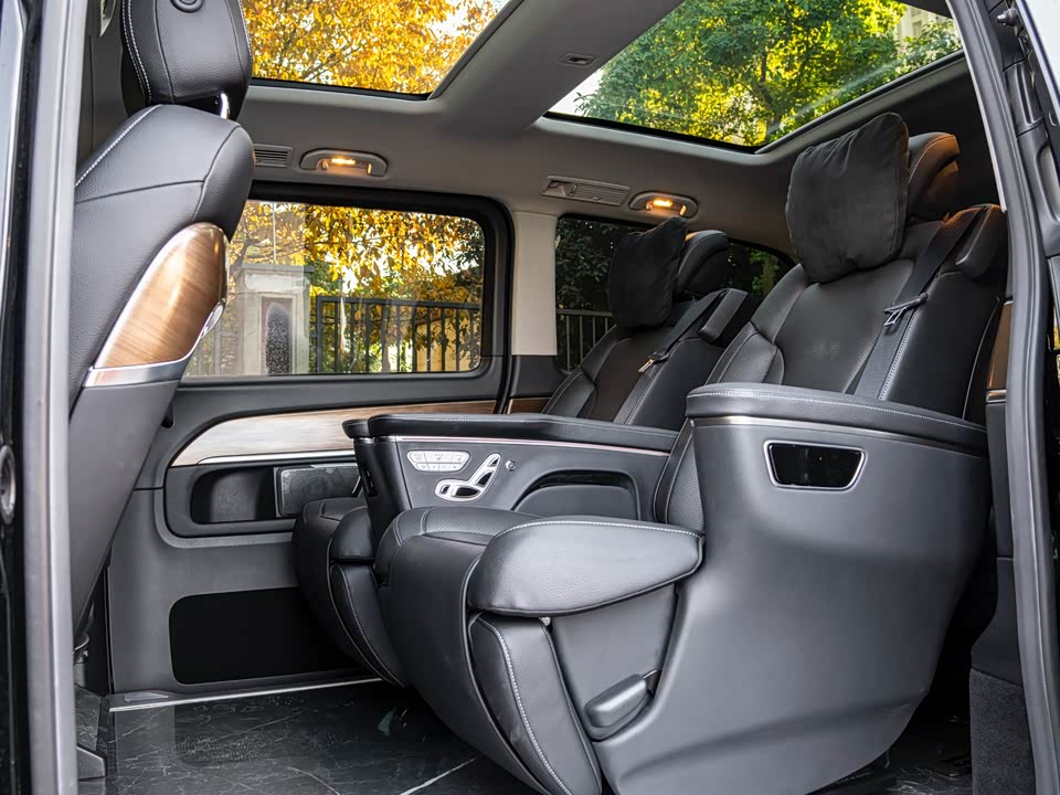 Mercedes-Benz V-class