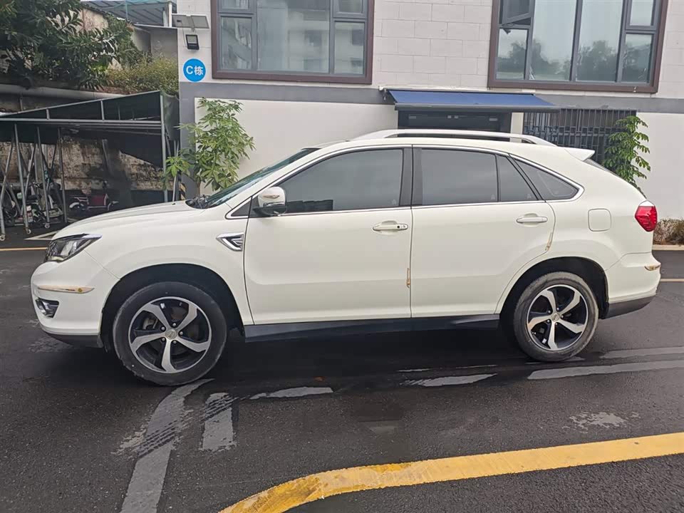 BYD S7