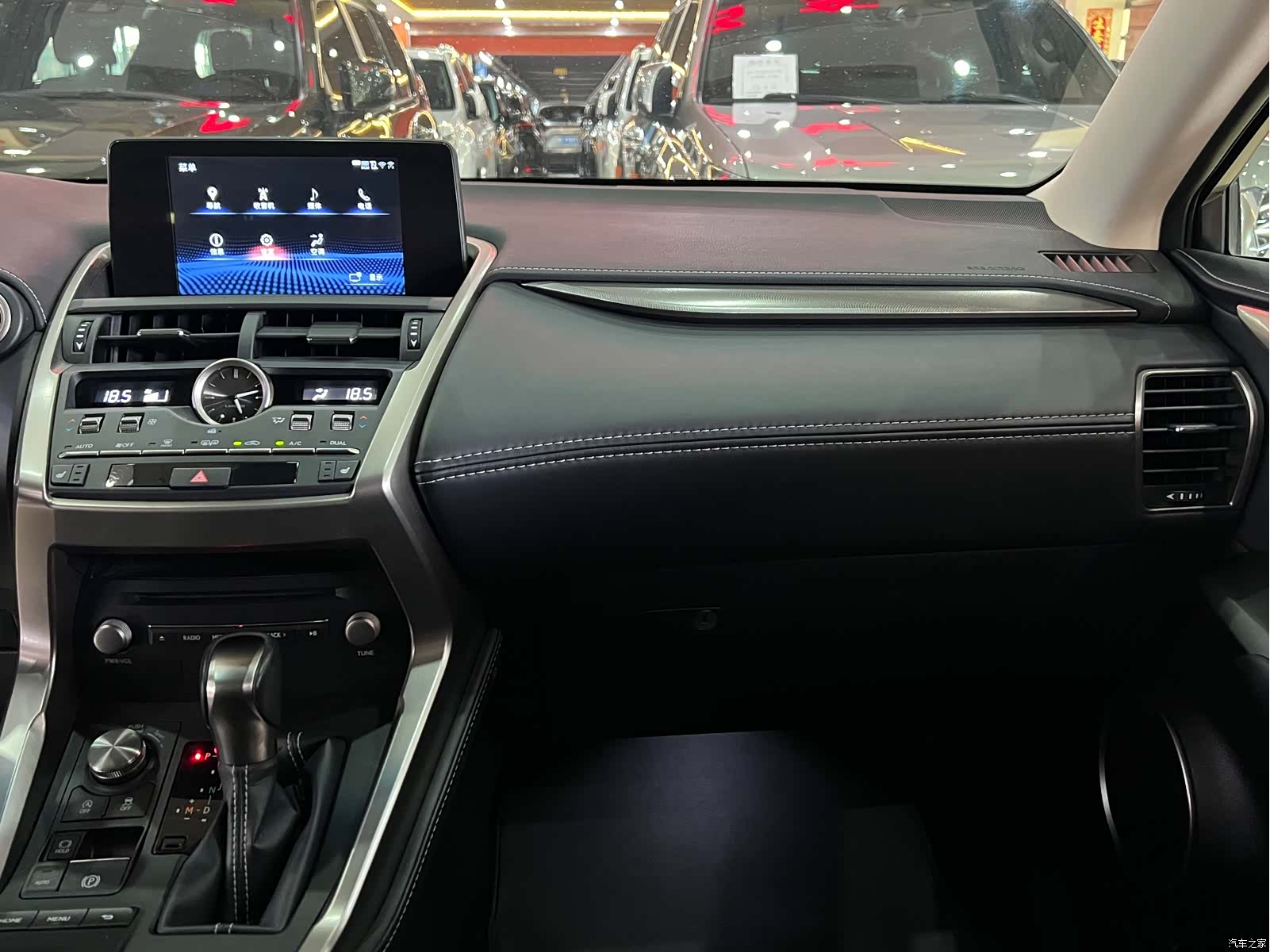 Lexus NX, 2018 10