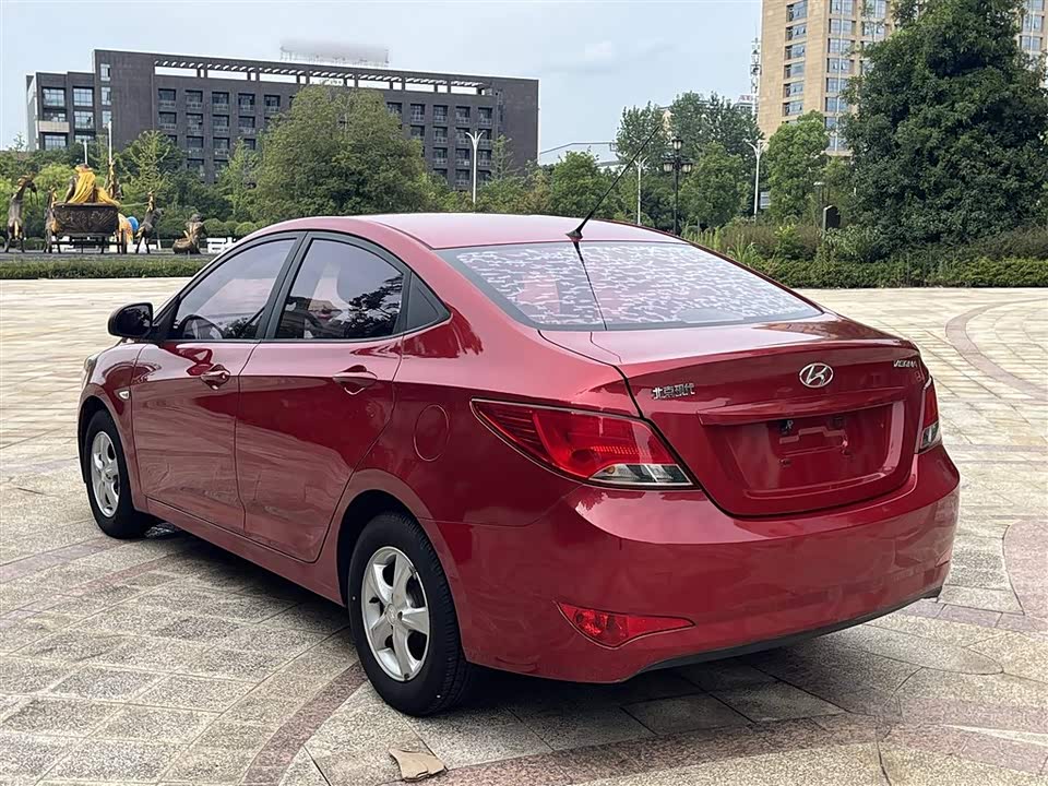 Hyundai Rena
