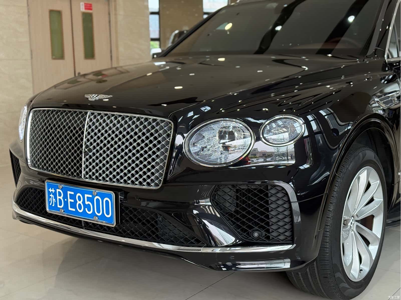 Bentley Bentayga, 2022 4