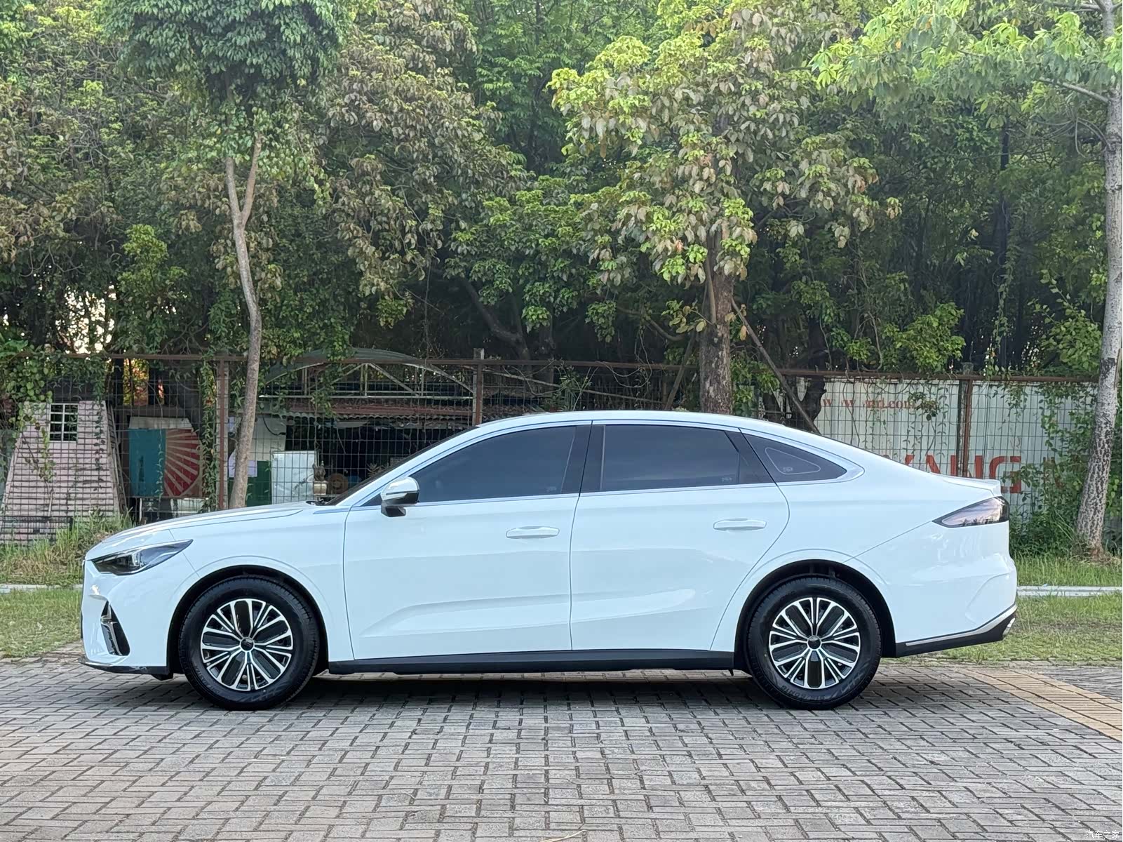 Geely Emgrand, 2026 18