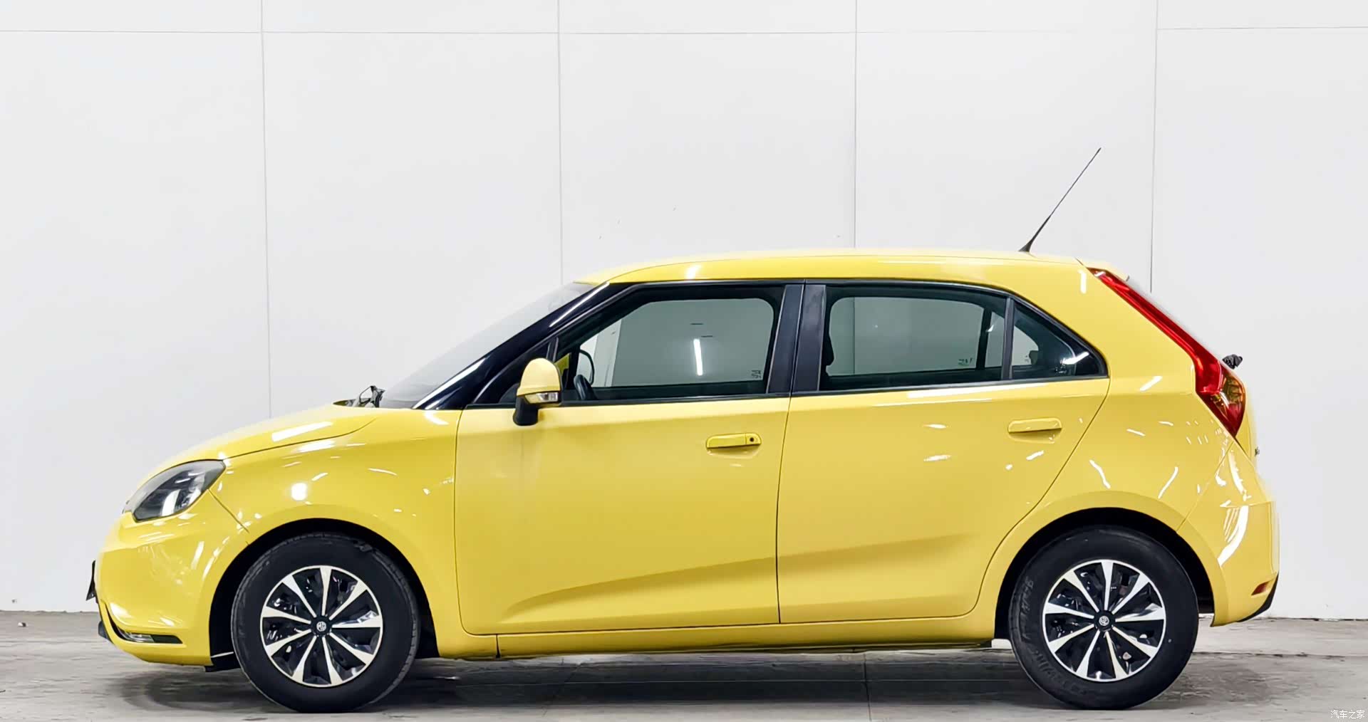 MG 3, 2015 7