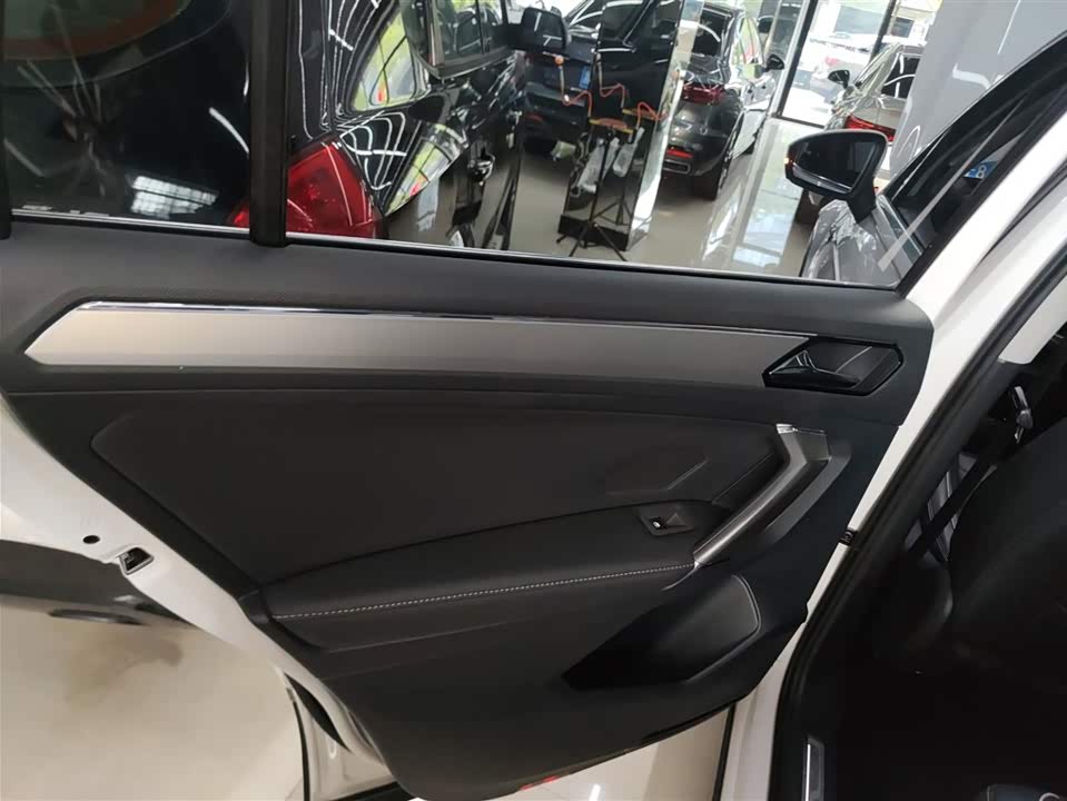 Volkswagen Tiguan L Volkswagen Tiguan L