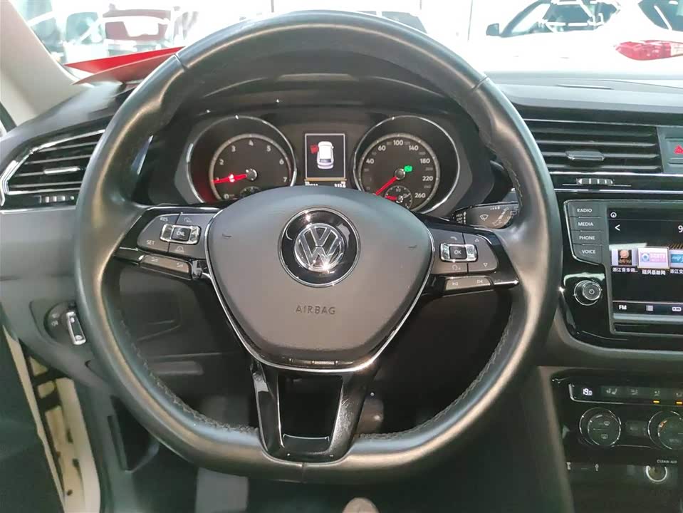 Volkswagen Tiguan L Volkswagen Tiguan L