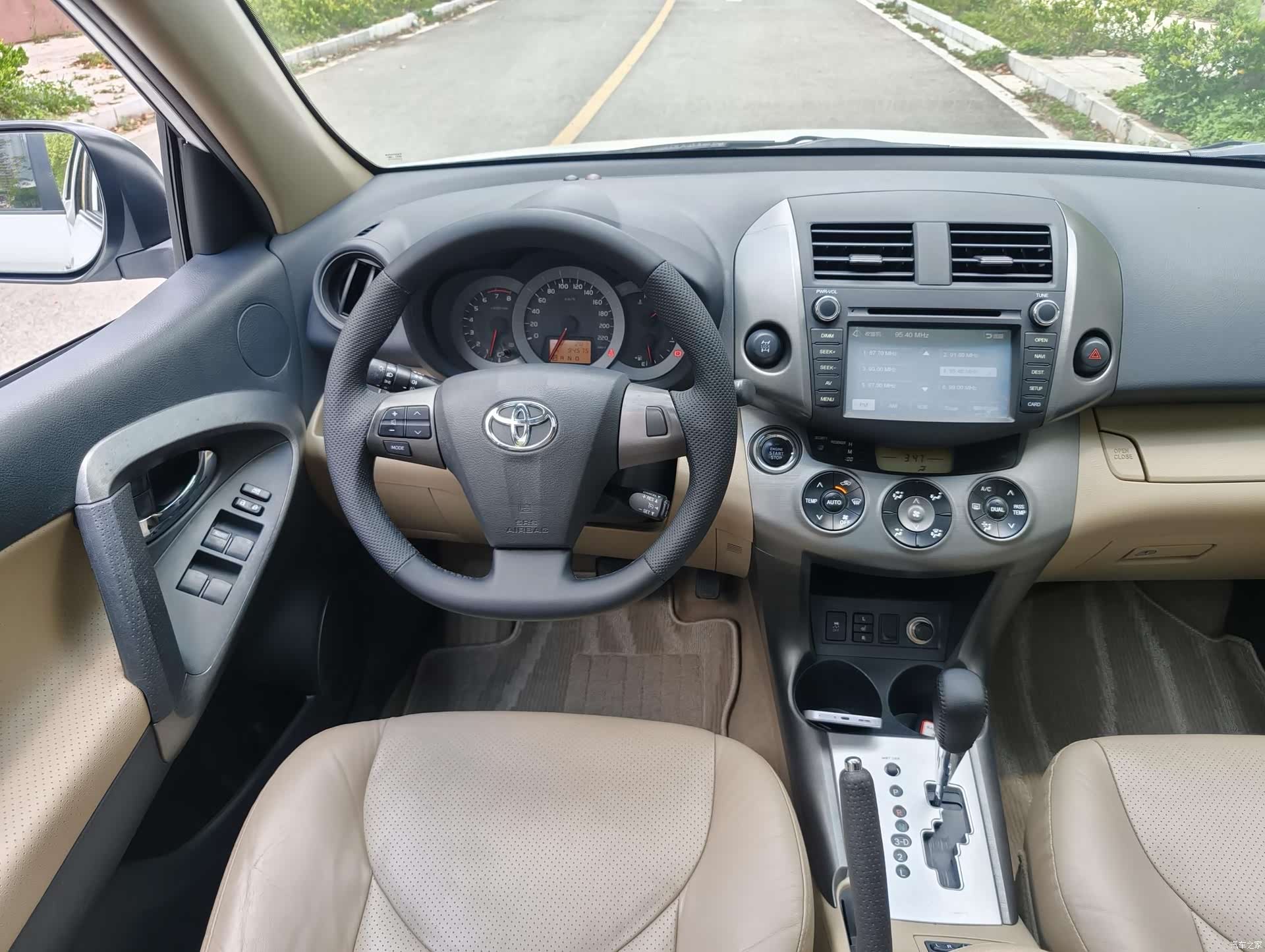 Toyota RAV4, 2013 10