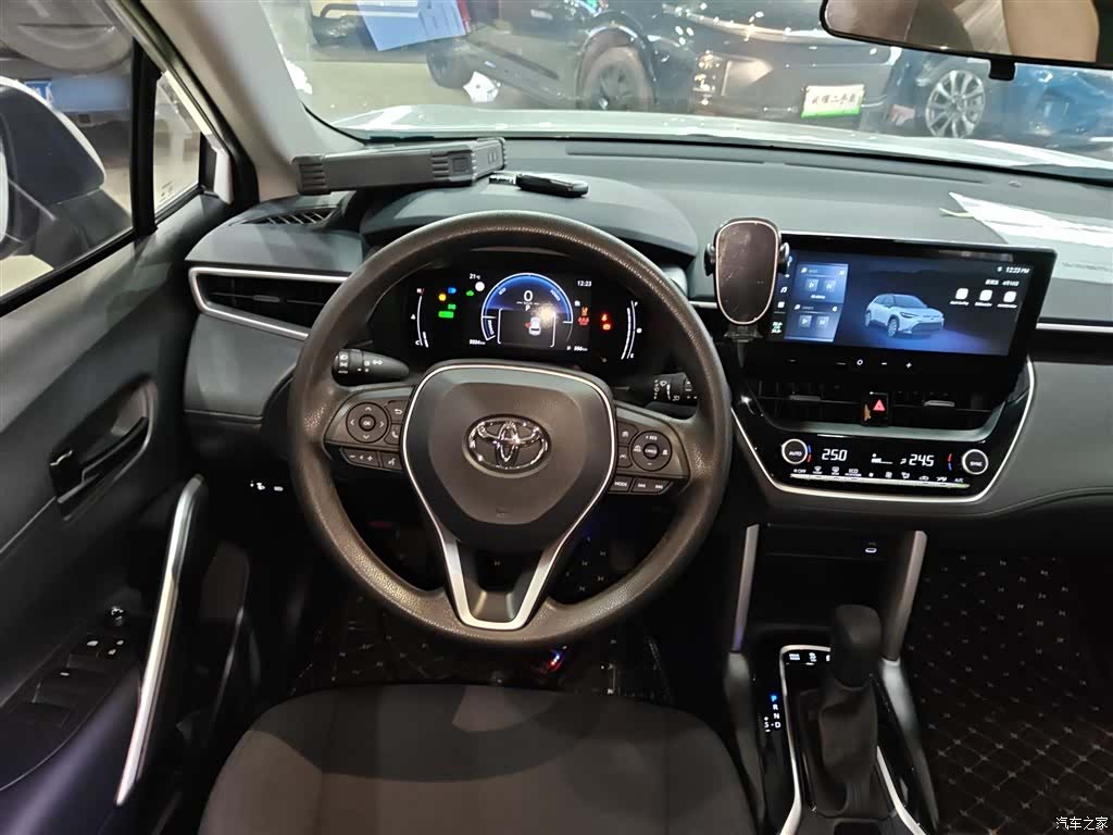 Toyota Frontlander, 2024 11
