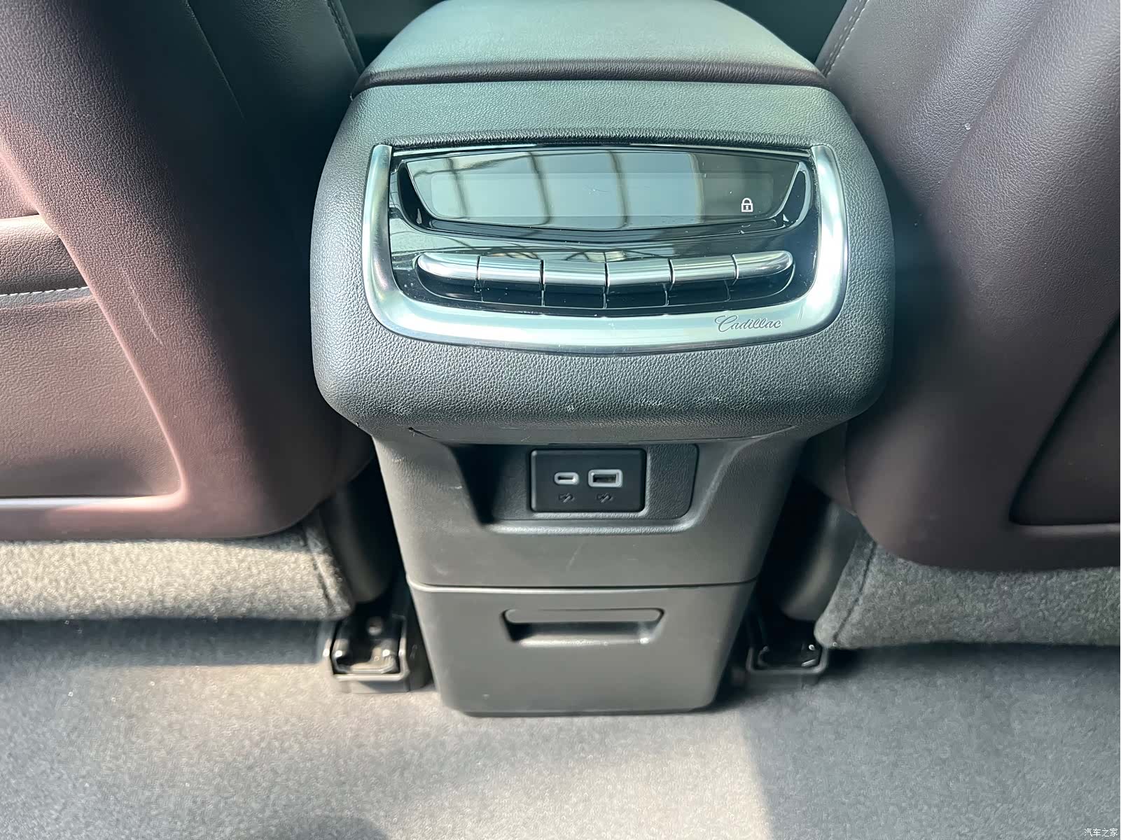 Cadillac XT6, 2022 11