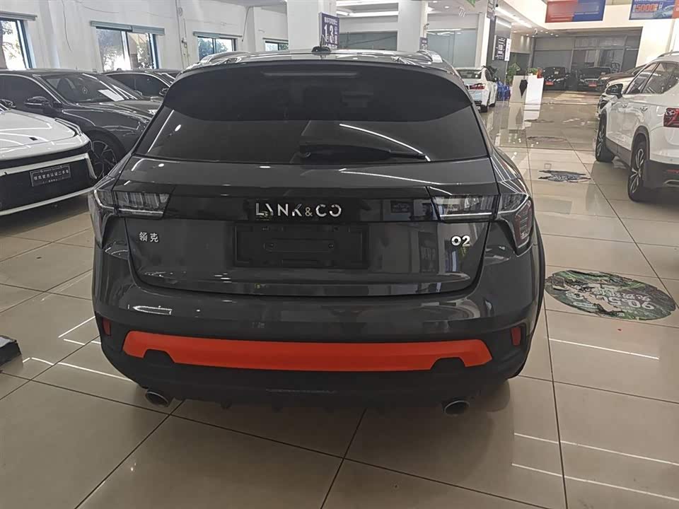 Lynk & Co 02