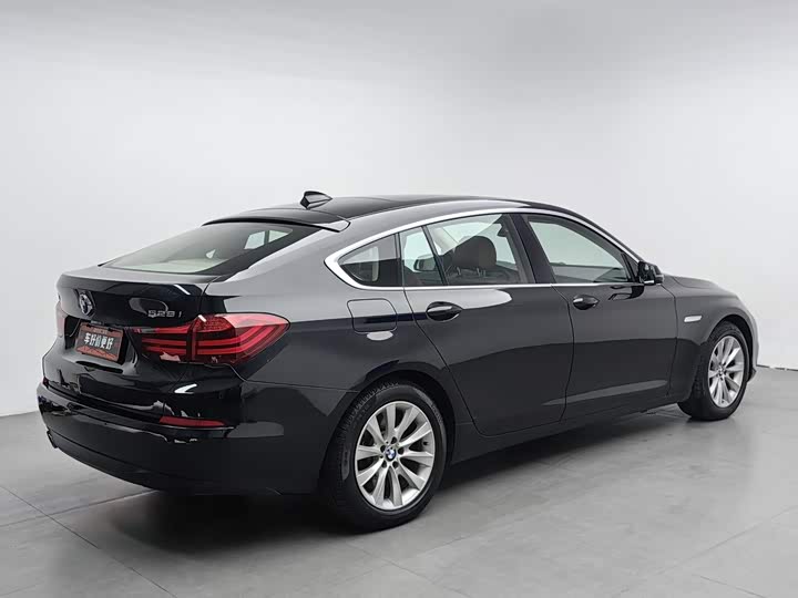 BMW 5 Series GT 2015 528i Leading