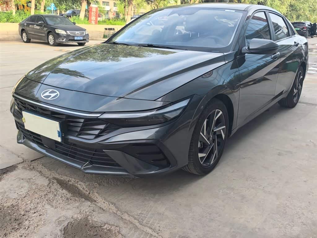Hyundai Elantra