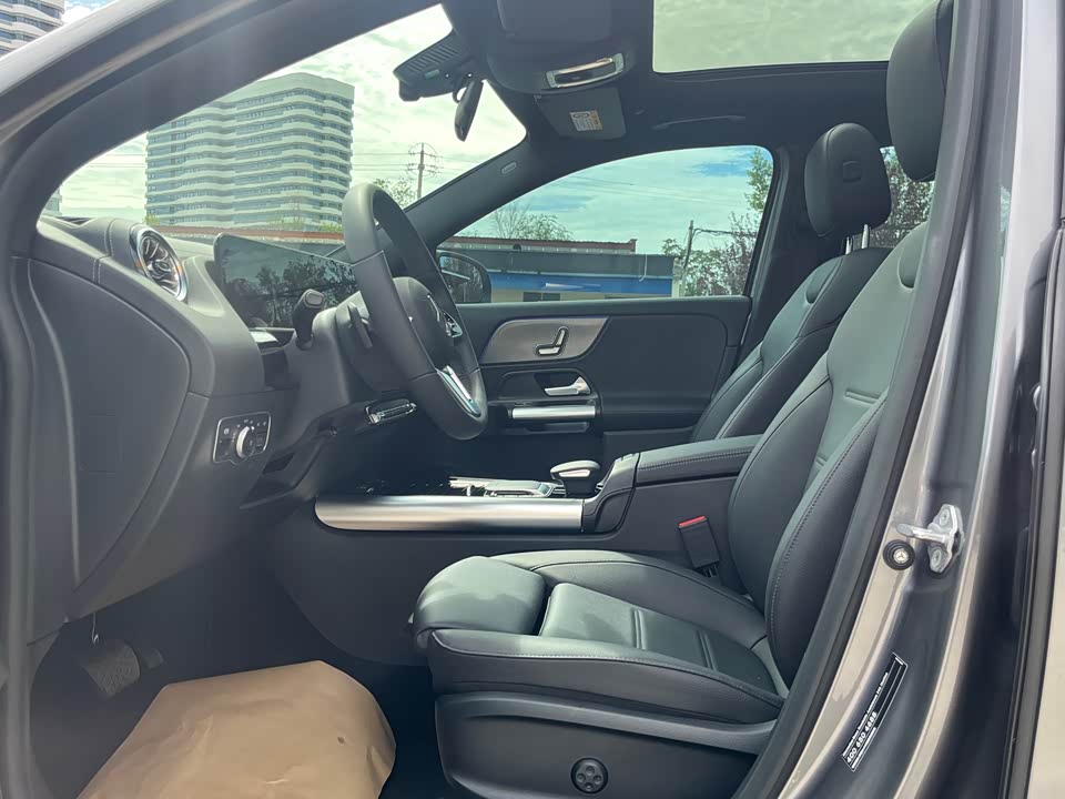 Mercedes-Benz GLA Mercedes-Benz GLA