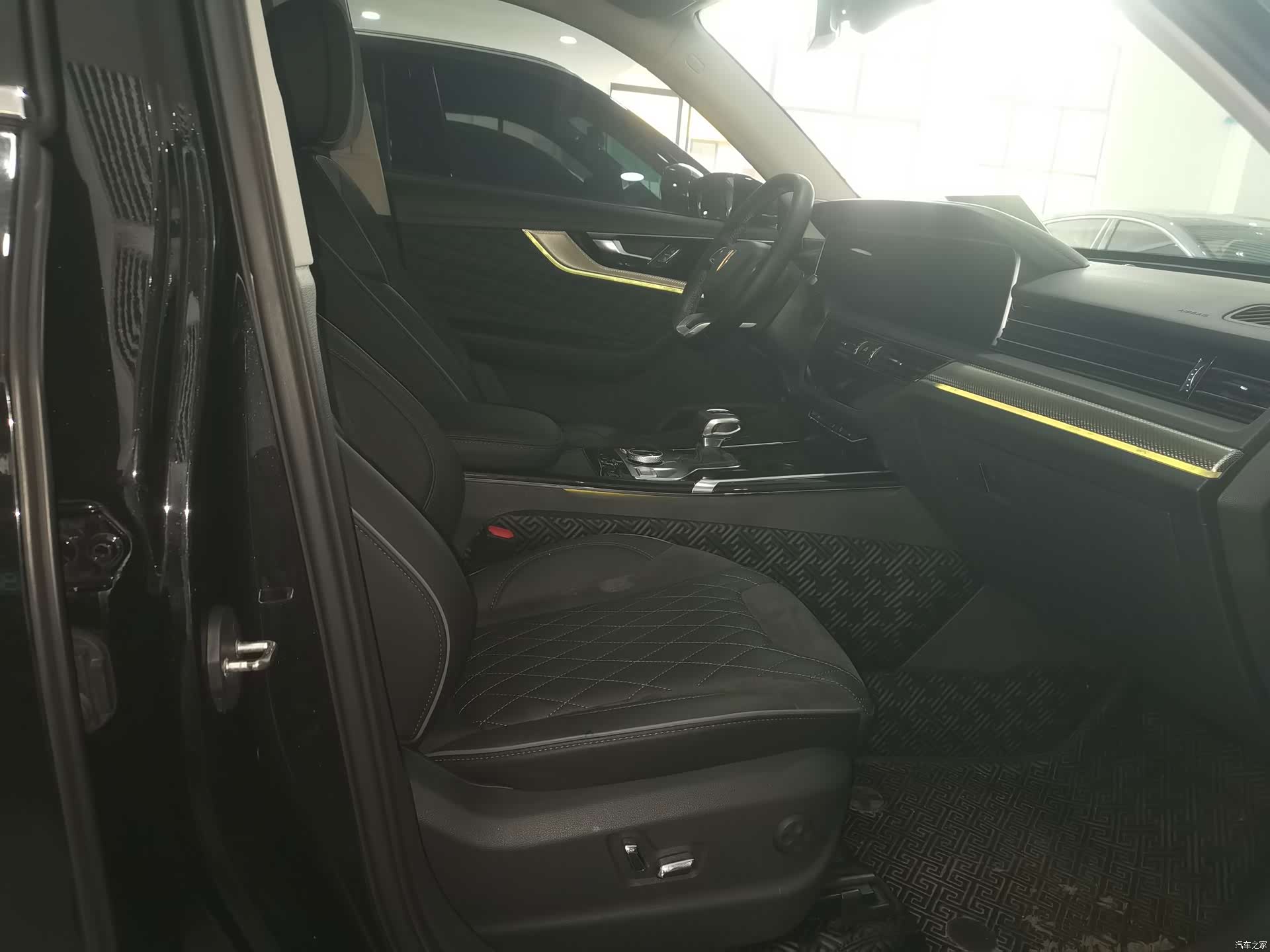 Hongqi HS5, 2021 4