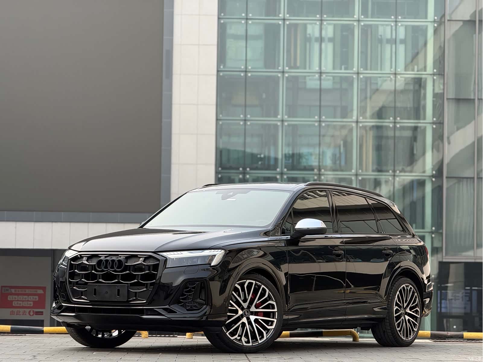 Audi Q7, 2025 1