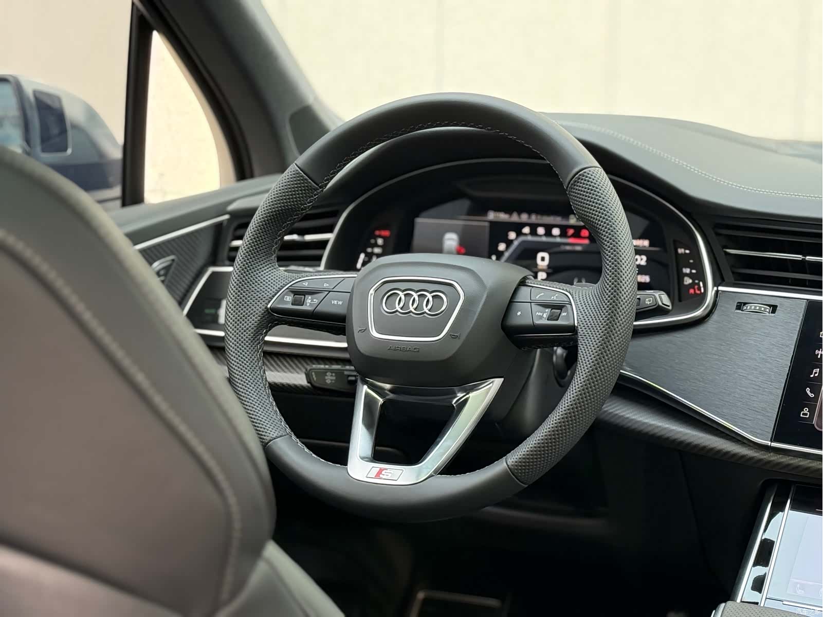 Audi Q7, 2025 15