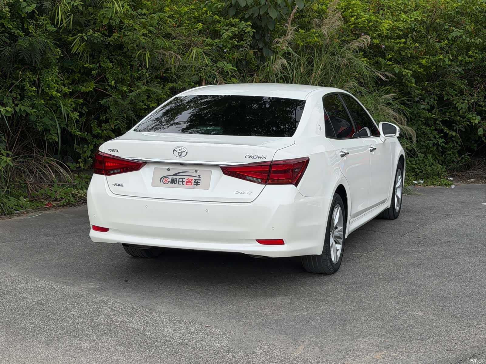 Toyota Crown, 2016 4