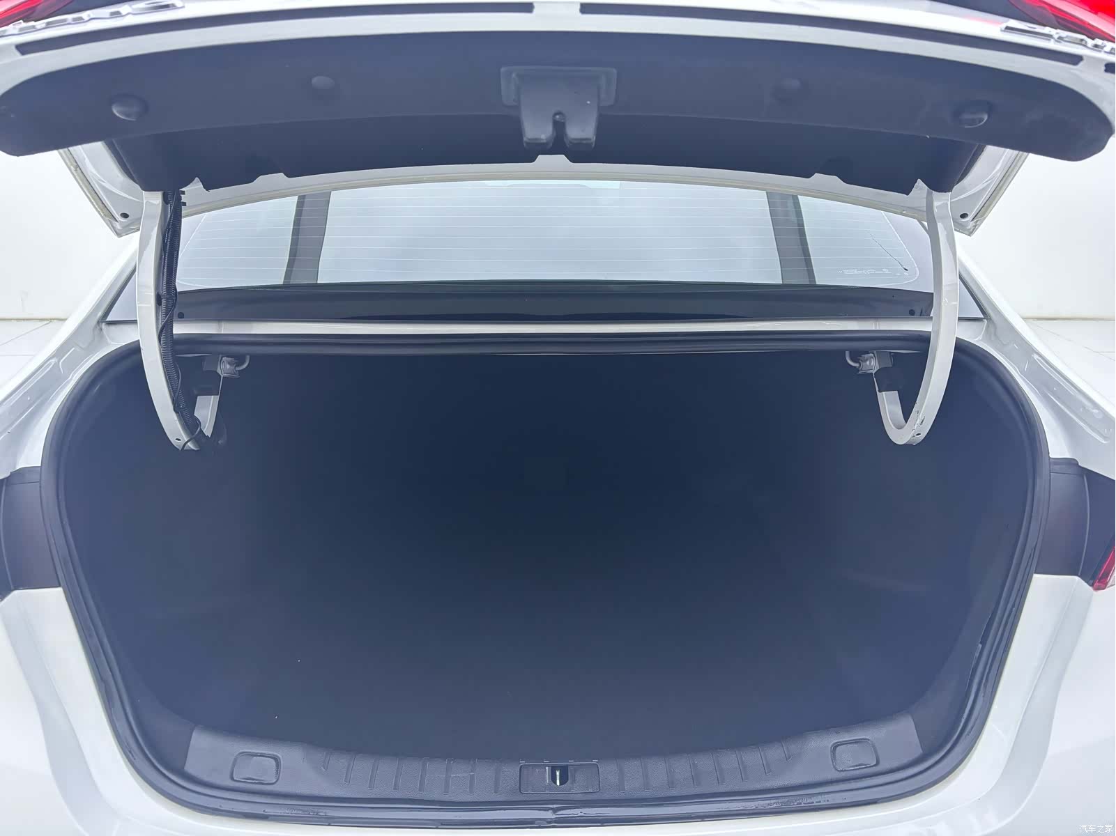 Buick Verano, 2022 15