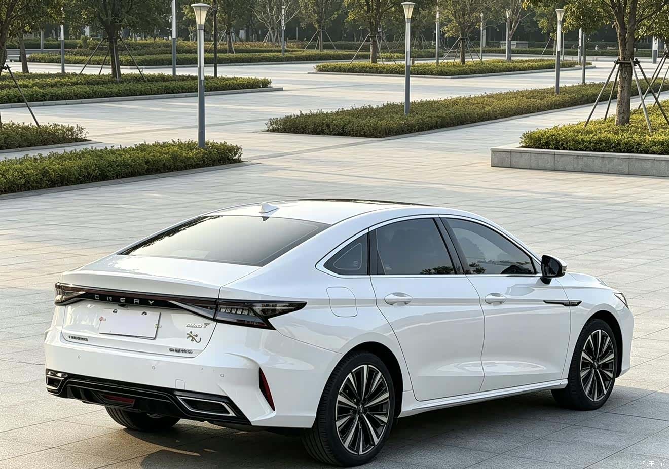 Chery Arrizo 8, 2022 7