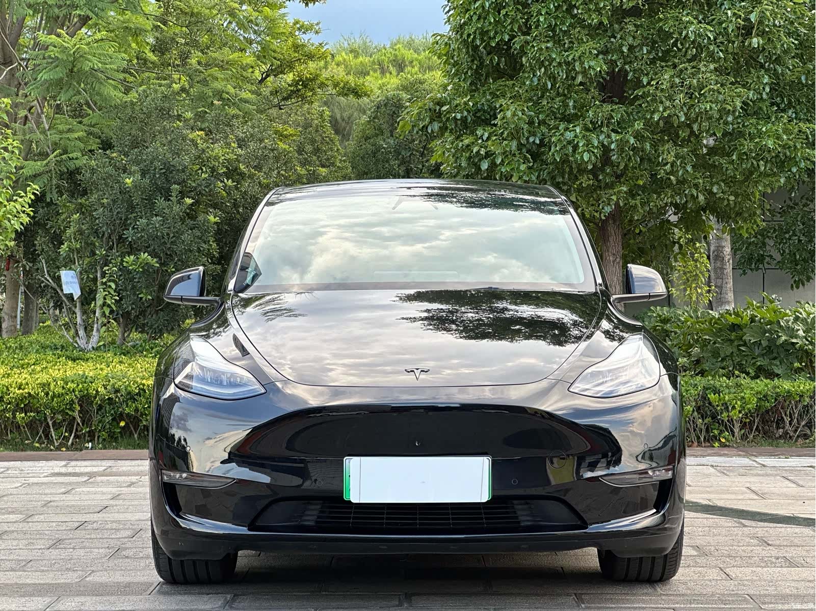 Tesla Model Y, 2022 3