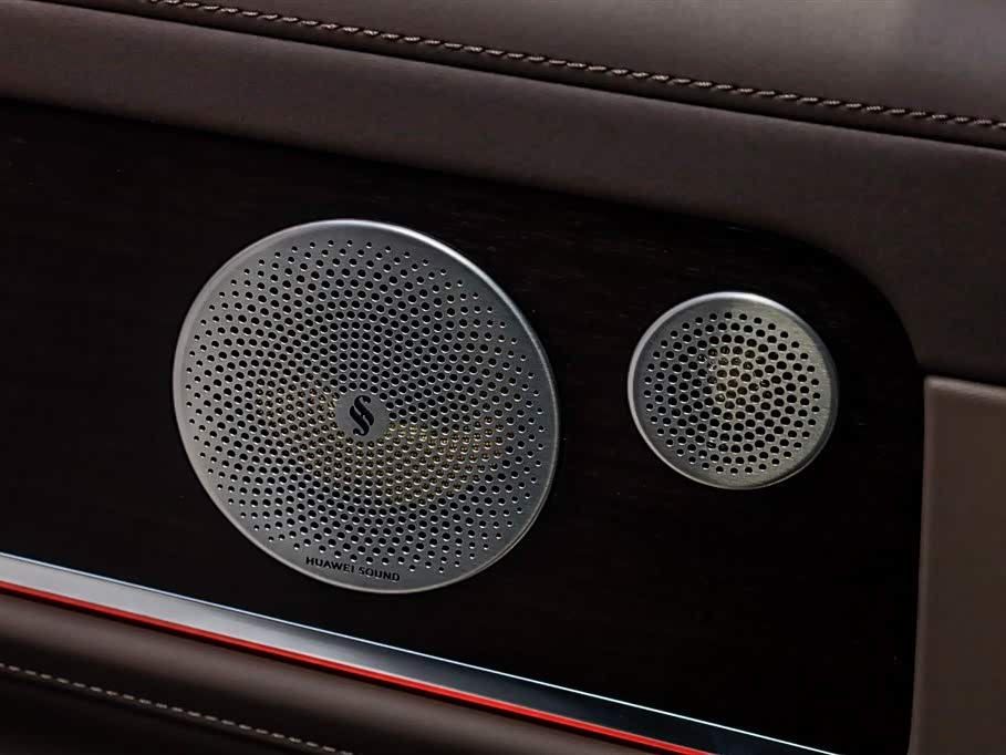 AITO Ask the world M9