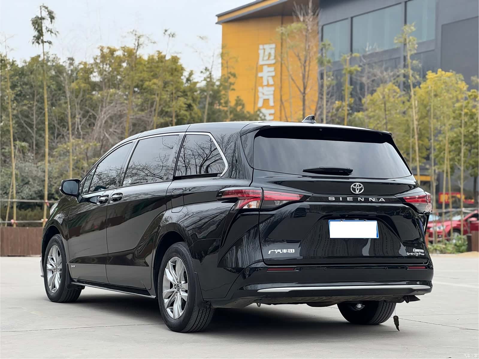 Toyota Sienna, 2025 6