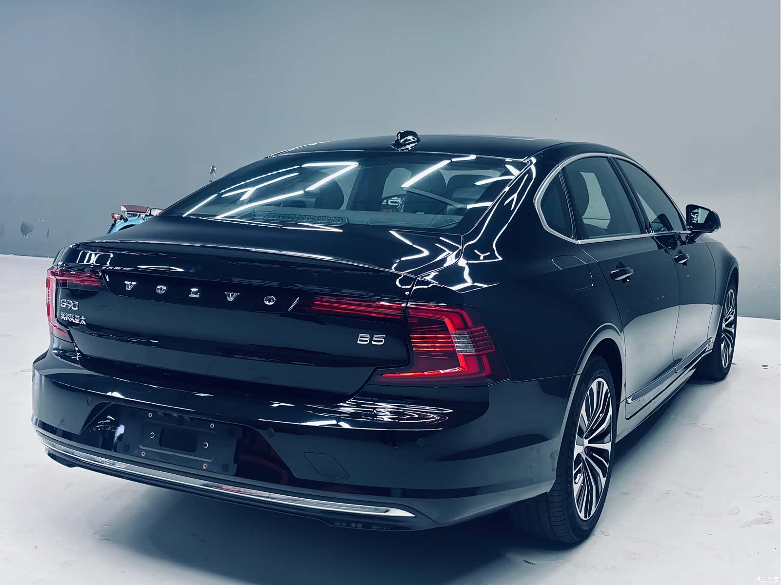 Volvo S90, 2025 все фото