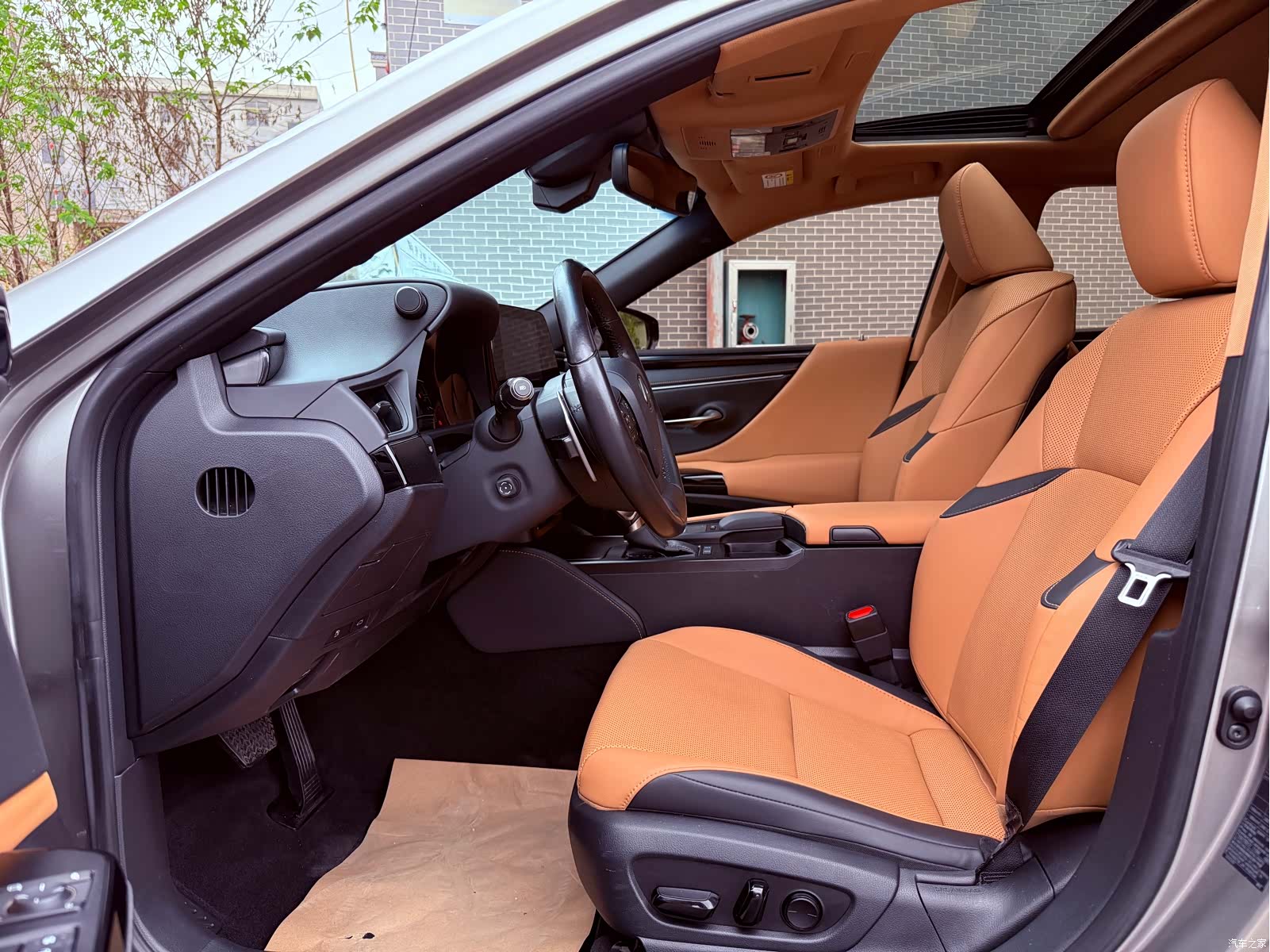 Lexus ES, 2022 3