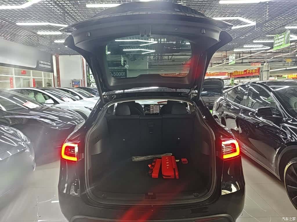 Tesla Model Y, 2022 19