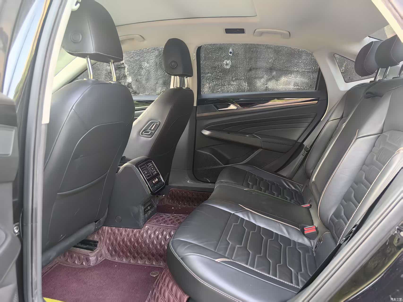 Volkswagen Passat, 2021 все фото