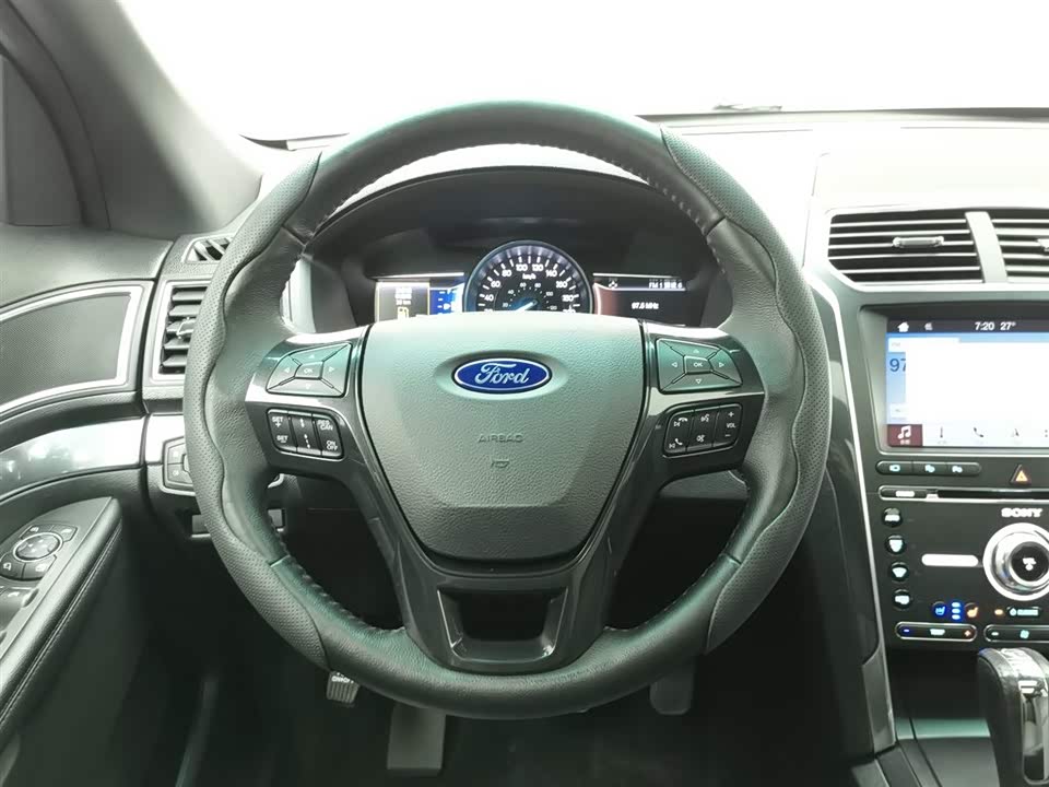 Ford Explorer Ford Explorer