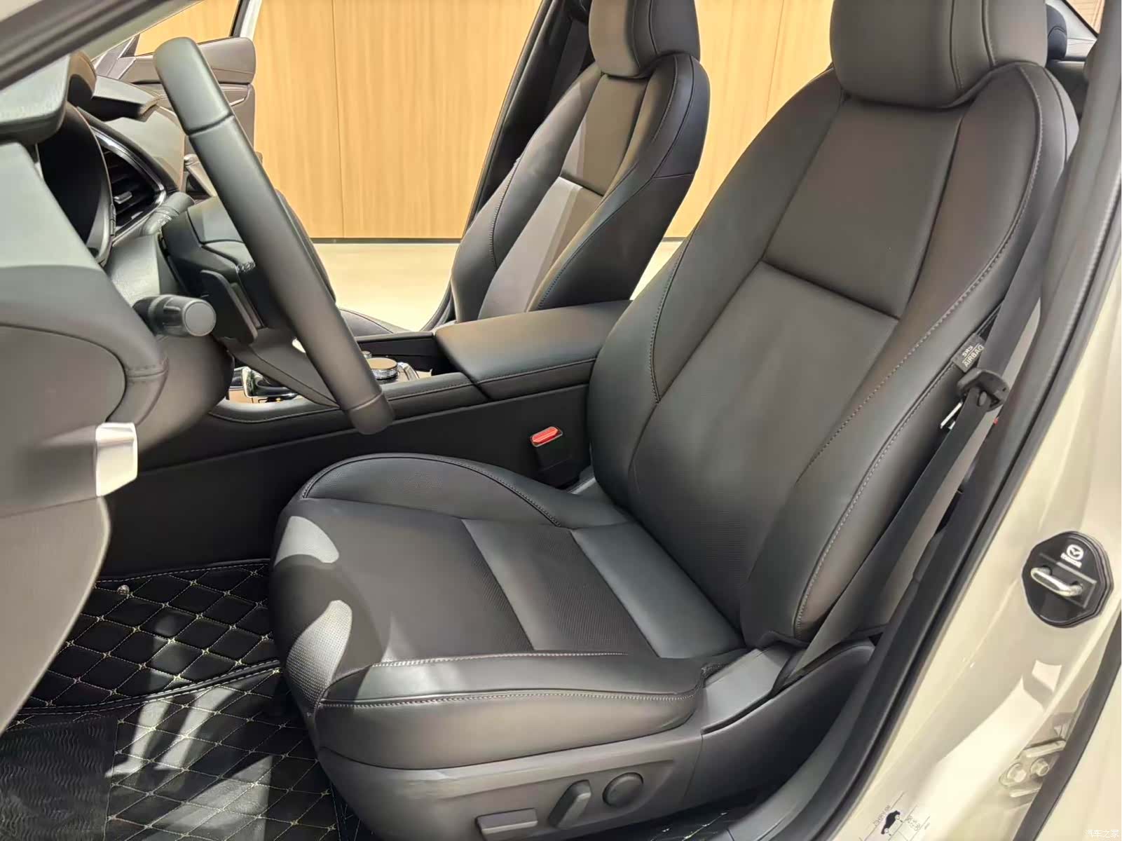 Mazda Mazda3, 2025 8