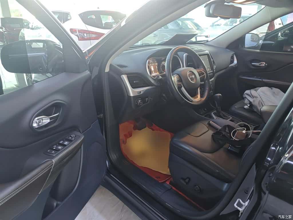 Jeep Cherokee, 2020 12