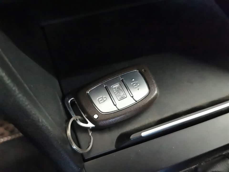 Hyundai Lead