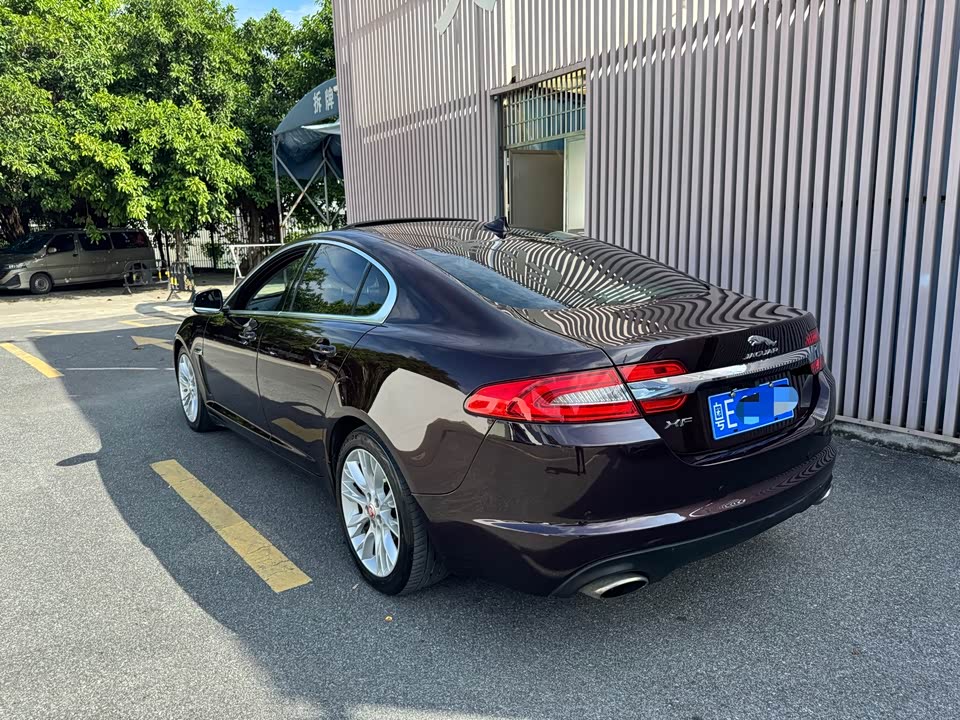 Jaguar XF