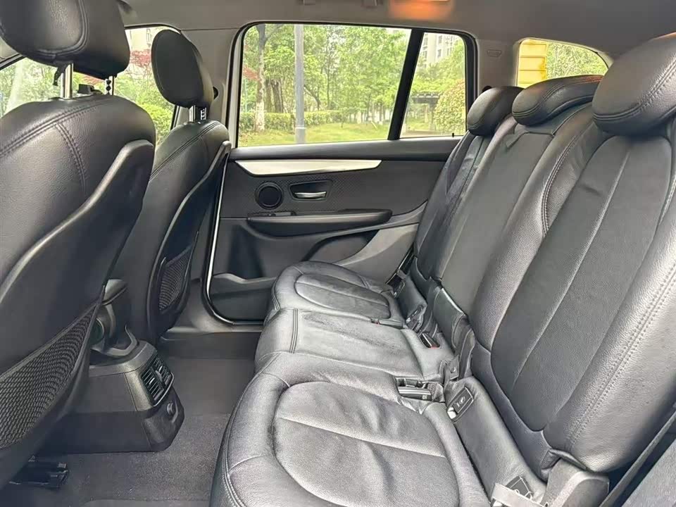 BMW 2 series multifunctional station wagon