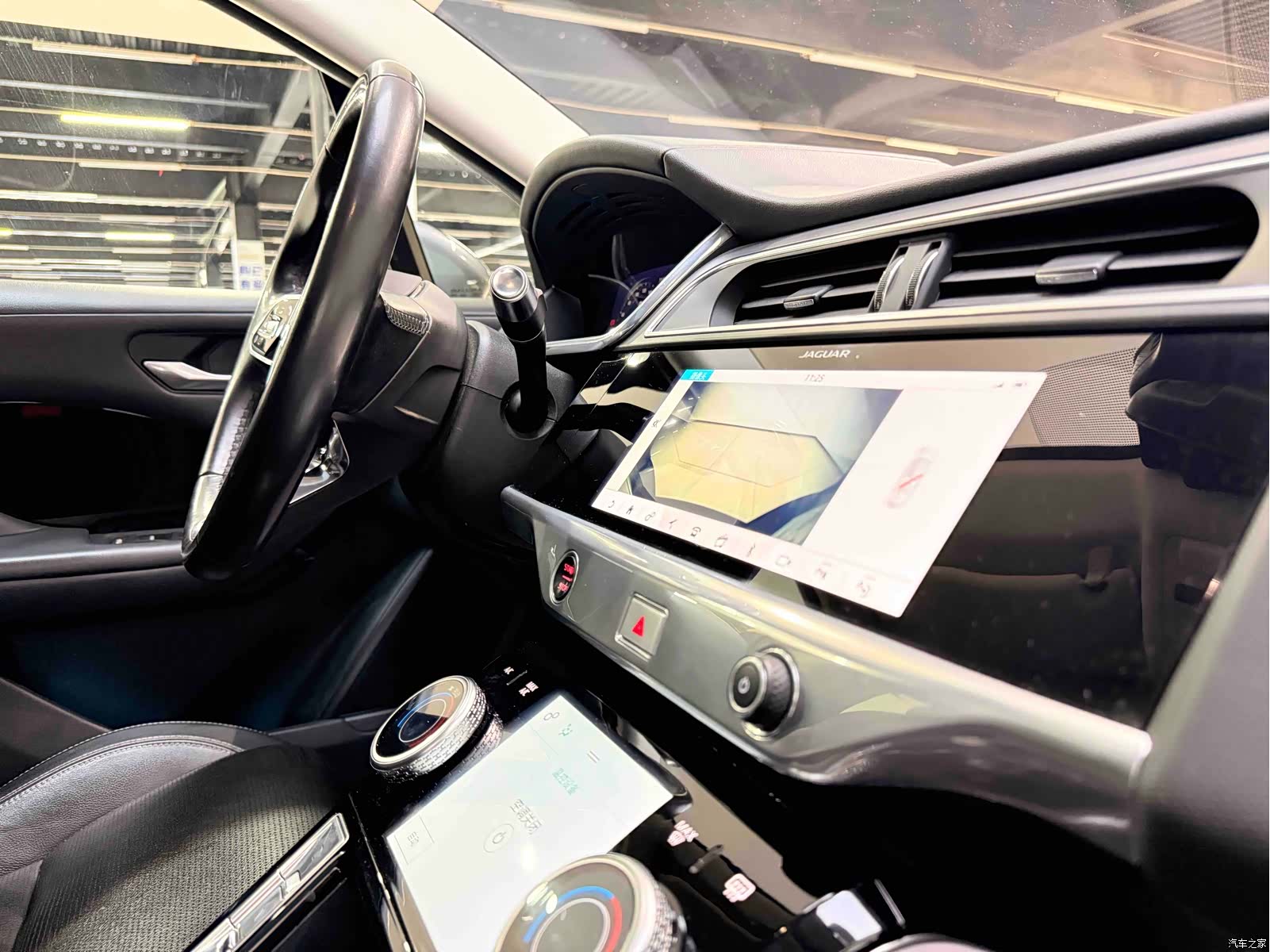Jaguar I-PACE, 2019 8