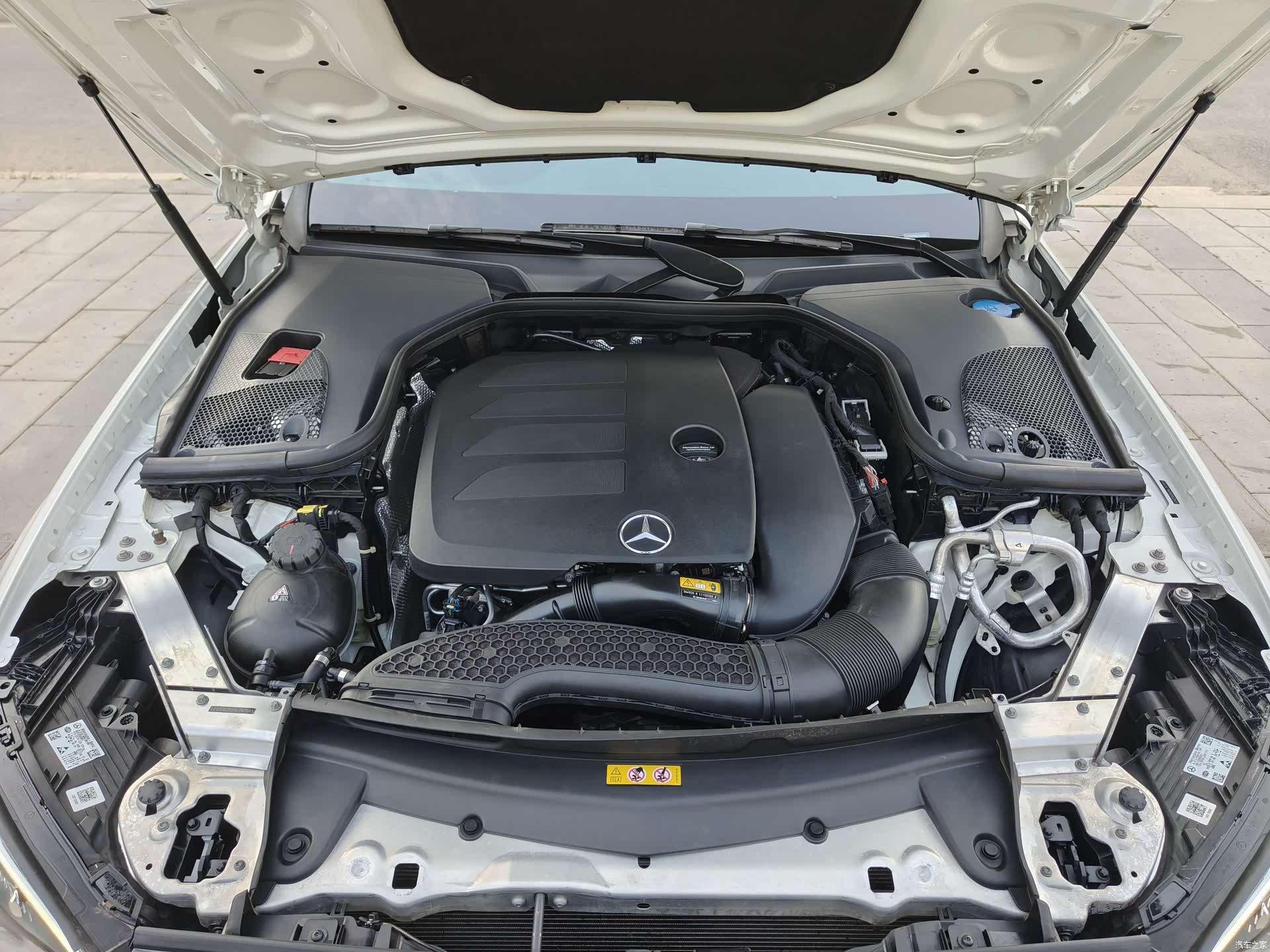 Mercedes-Benz E-Class, 2022 20