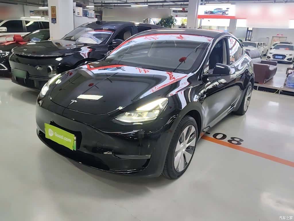 Tesla Model Y, 2023 1