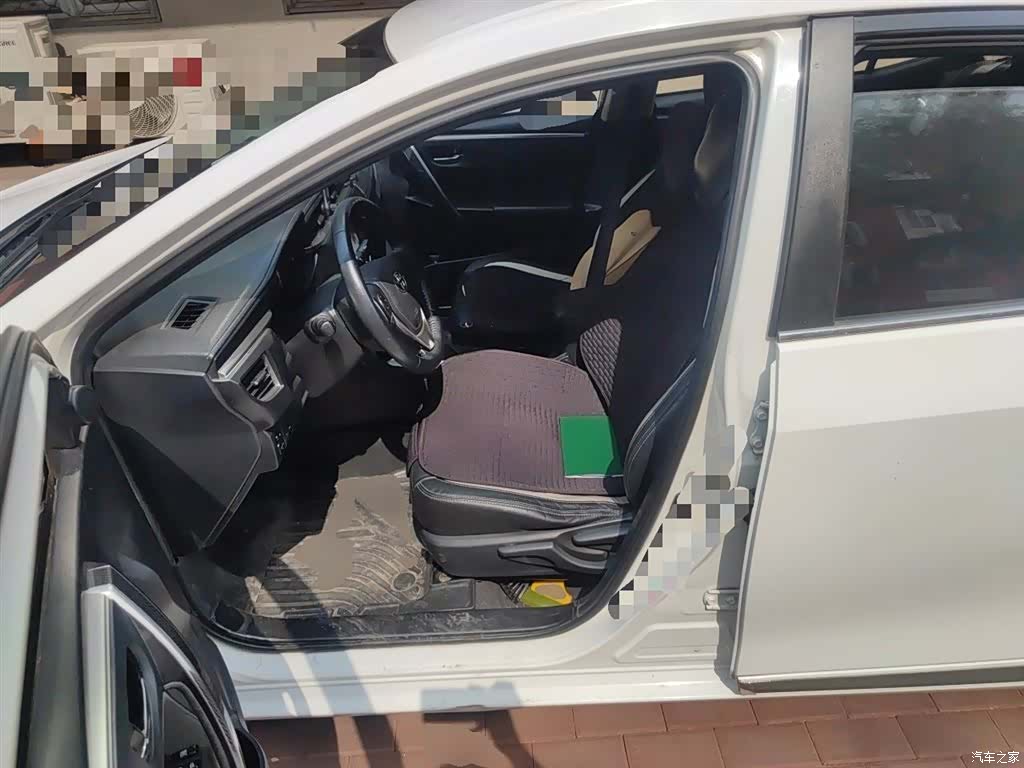 Toyota Corolla, 2015 11