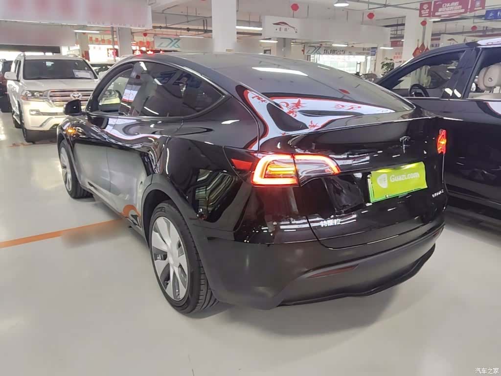 Tesla Model Y, 2023 все фото