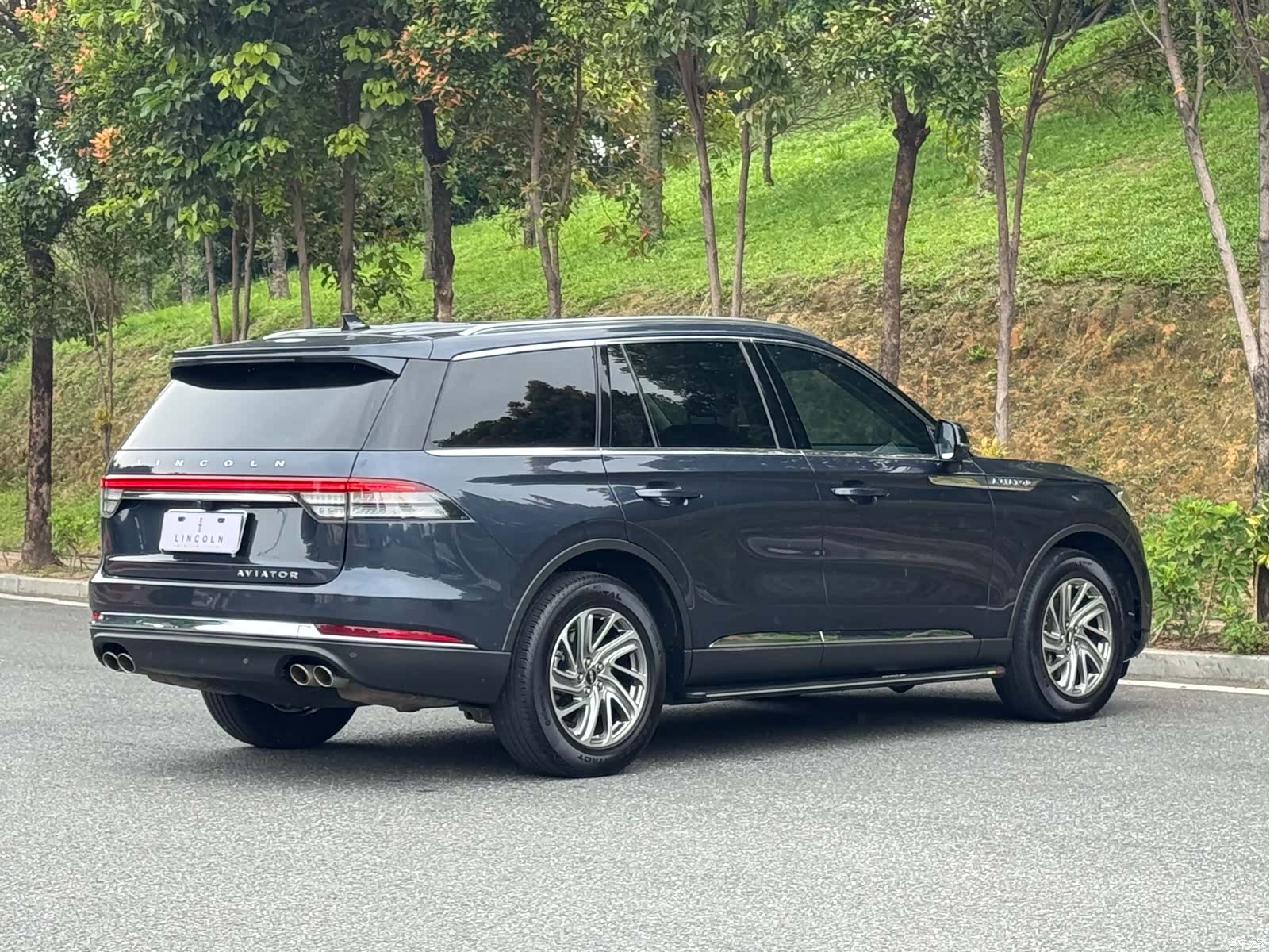 Lincoln Aviator, 2021 9