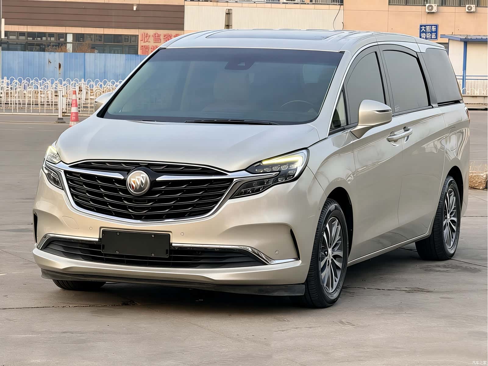 Buick GL8, 2022 1