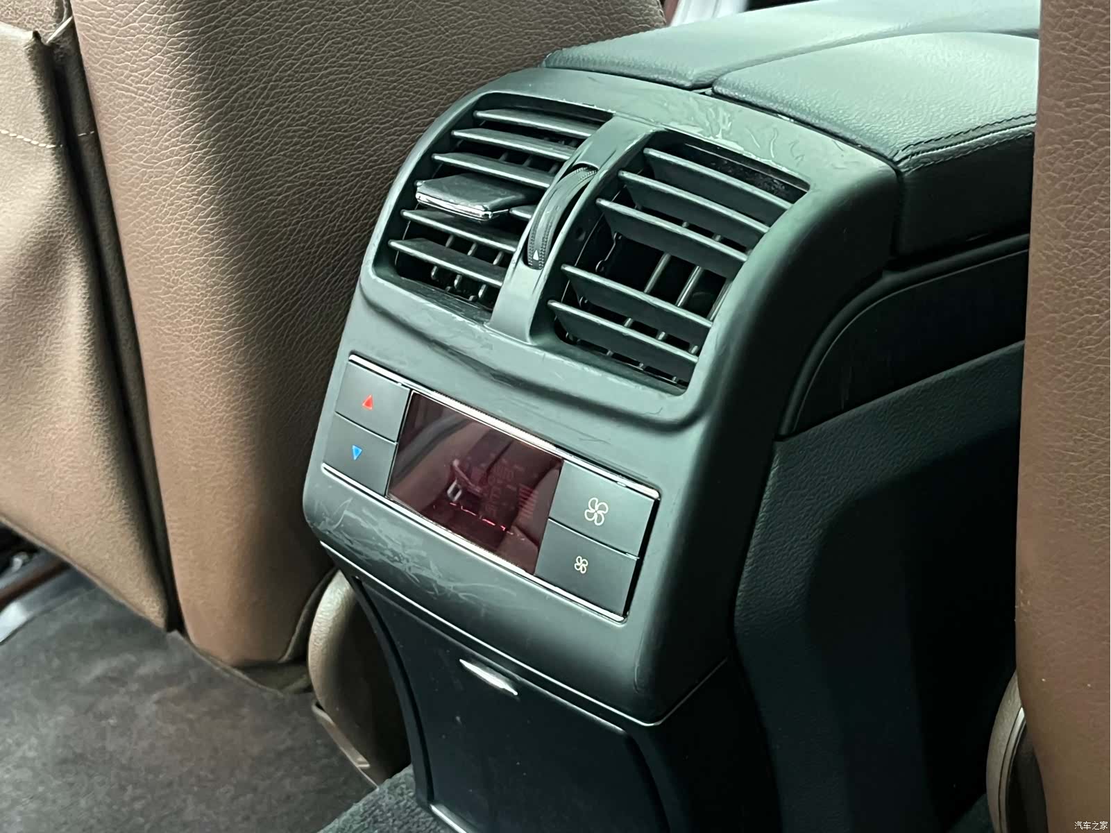 Mercedes-Benz E-Class, 2011 19