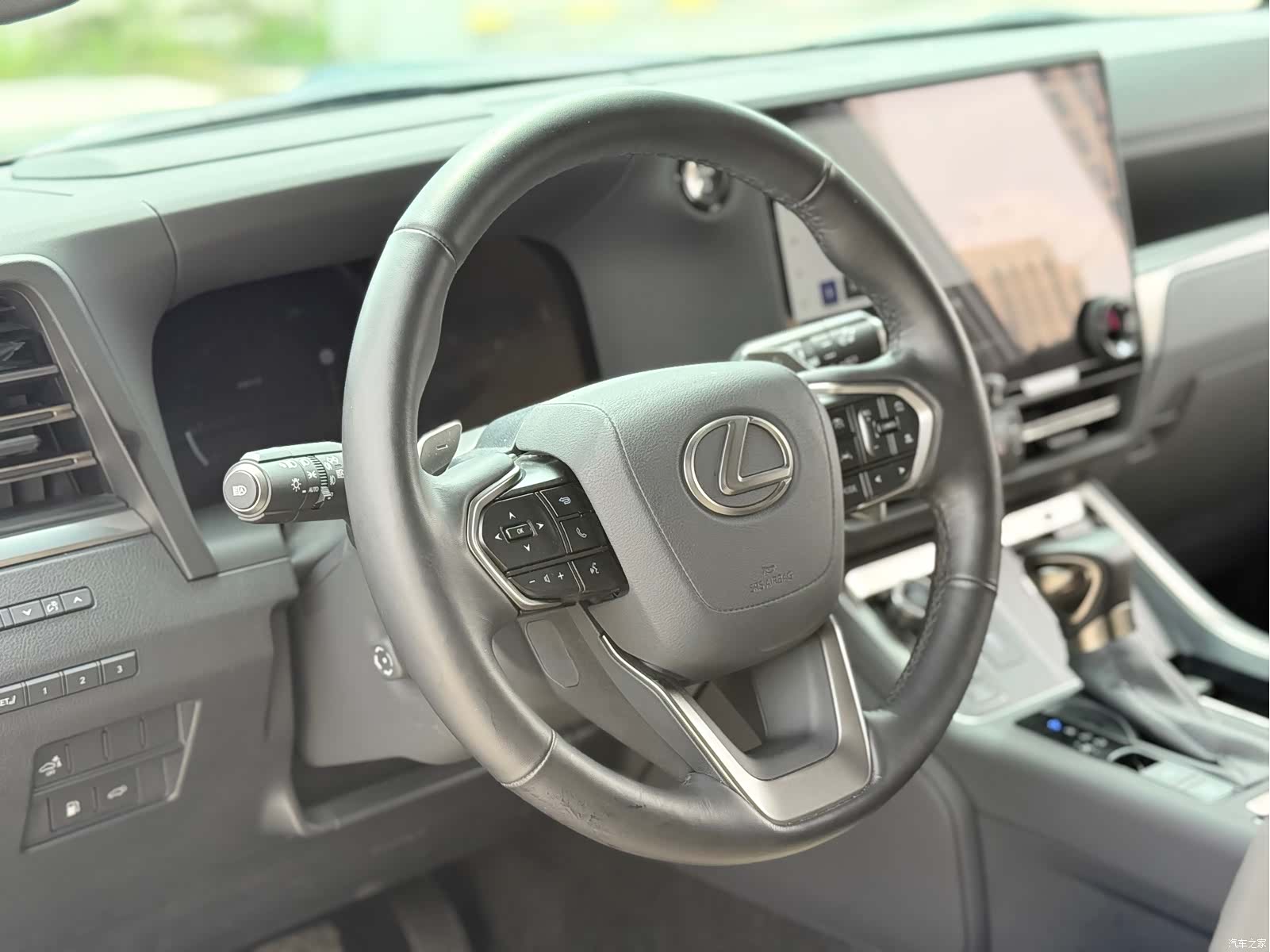 Lexus GX, 2025 13