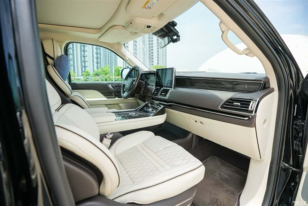 Lincoln Navigator, 2018 все фото