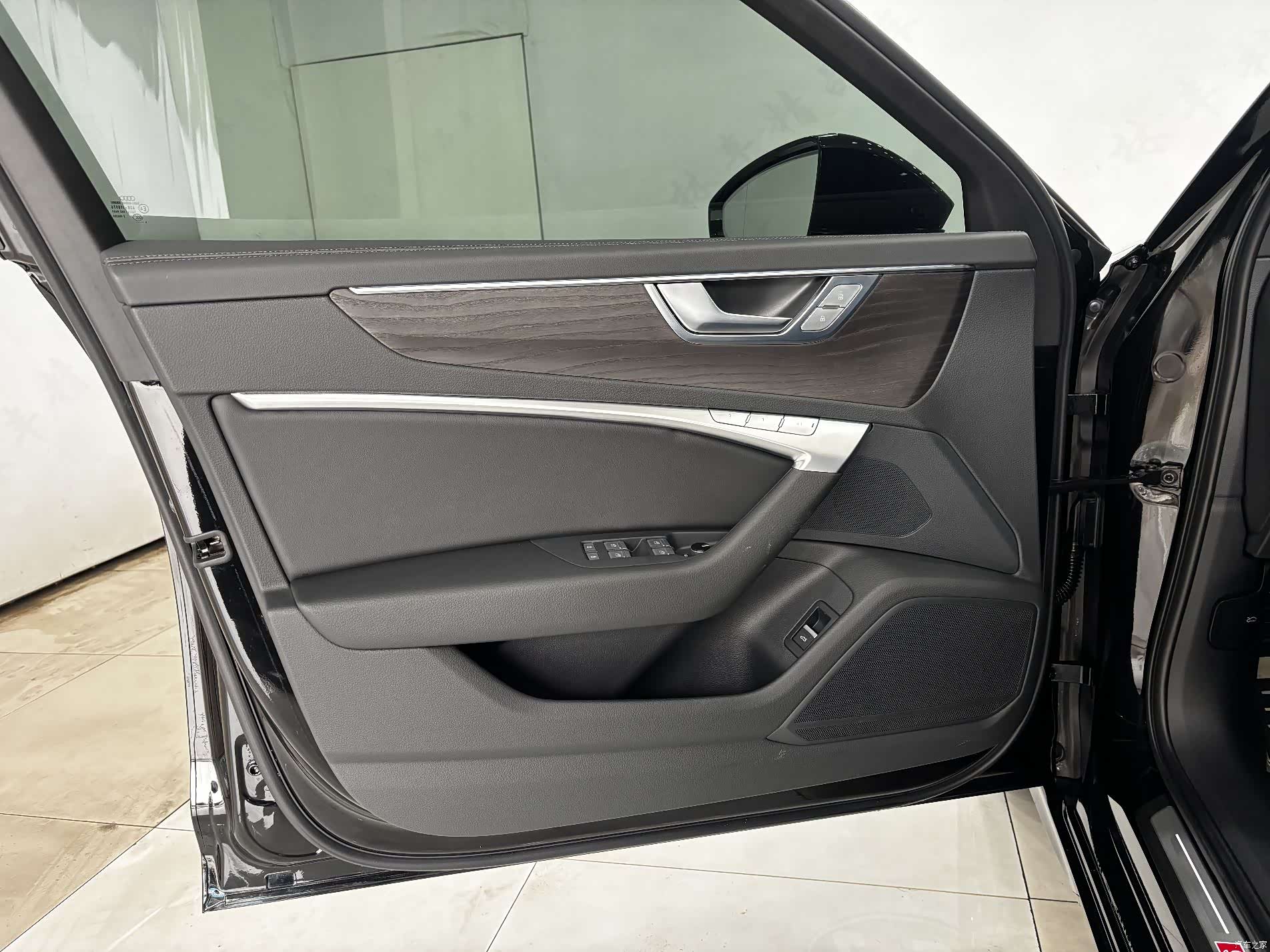 Audi A6L, 2025 10