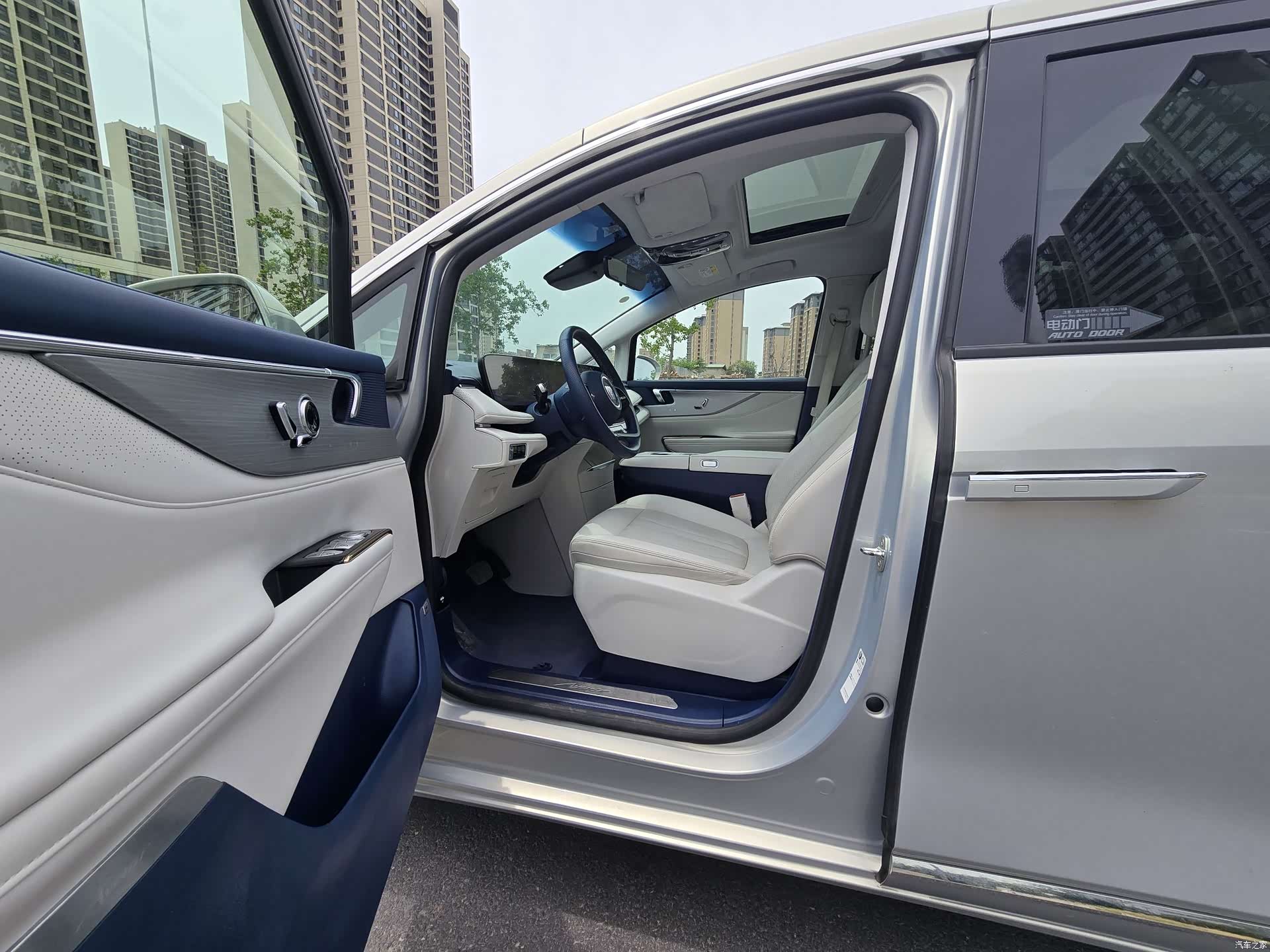 Buick GL8, 2024 4