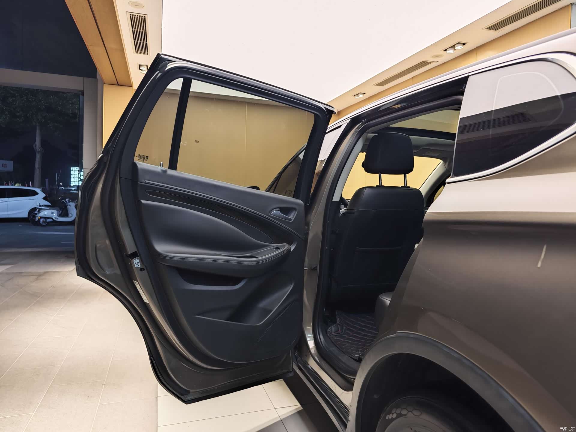 Buick Envision Plus, 2018 19