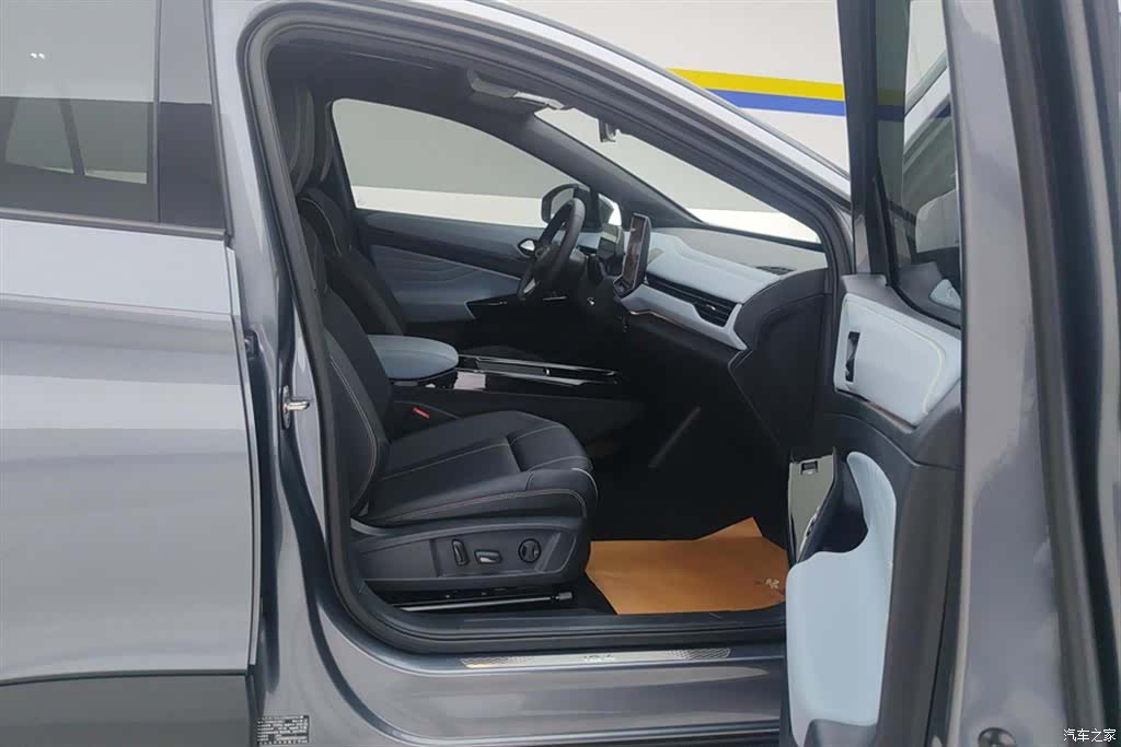 Volkswagen ID.4, 2025 8